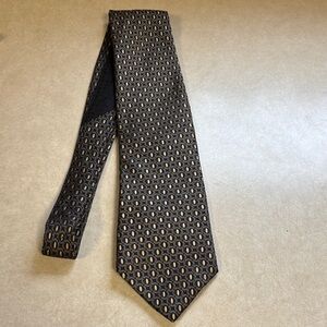 Pronto Uomo Black Tie with Gold Oval Motif
